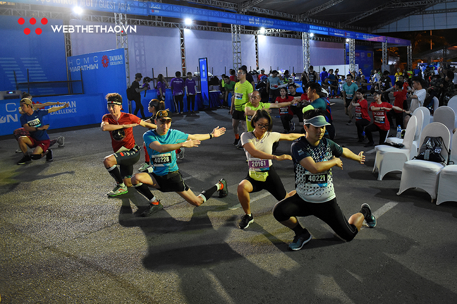HCMC Marathon 2020 khởi tranh trong đêm: Runner sẵn sàng chinh phục bình minh cầu Phú Mỹ