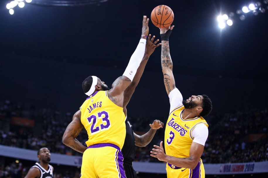 Trừ LeBron James và Anthony Davis, LA Lakers sẵn sàng bán bất cứ ai