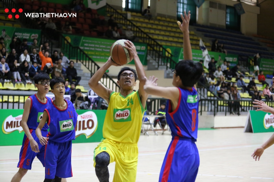 VinSchool tan mộng cú đúp Vàng bóng rổ THCS tại HKPĐ Hà Nội