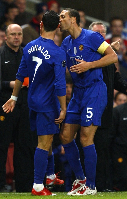 Ronaldo và Dybala với những nụ hôn đáng nhớ nhất trong bóng đá