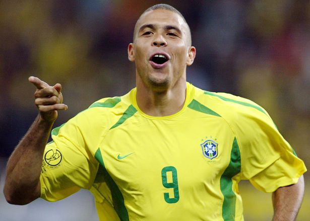 Ronaldinho dự đoán sao trẻ Arsenal sẽ trở thành Ronaldo mới