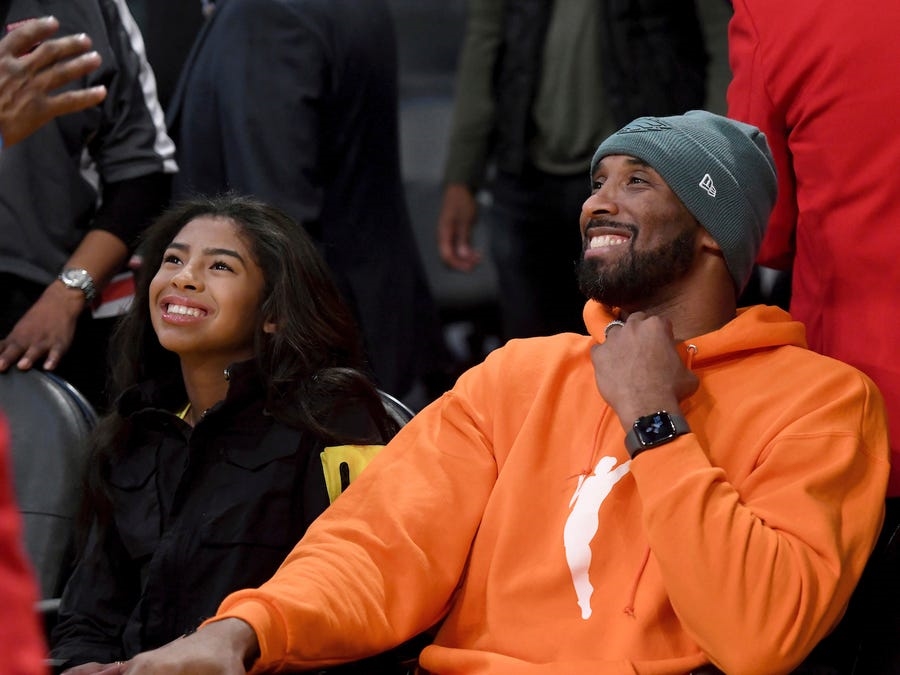 Xúc động nhìn lại hành trình bóng rổ của Kobe Bryant cùng con gái Gigi