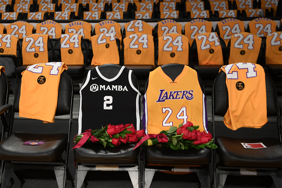 Los Angeles Lakers tưởng nhớ Kobe Bryant, LeBron James phát biểu đầy cảm xúc