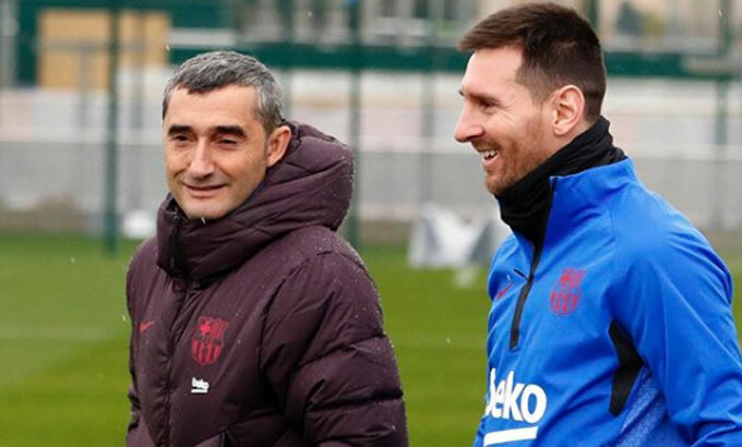 Messi công kích sếp Barca về bình luận sa thải HLV Valverde