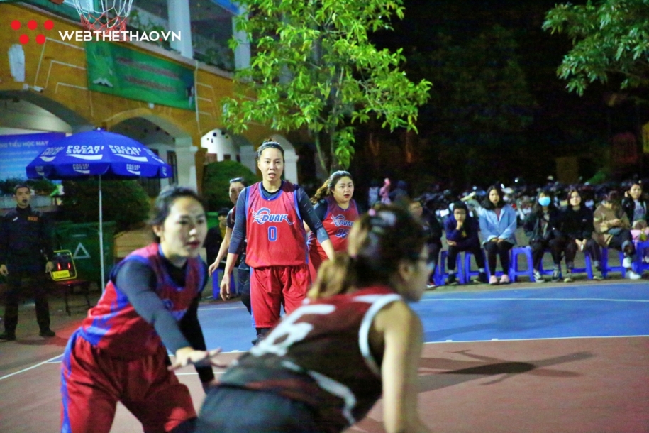 Lê Vân và sự trở lại bất ngờ cùng Chicken Dunk tại Hanoi Sisters Cup