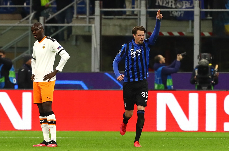 Hậu vệ Atalanta sánh ngang kỳ tích của Van Basten và Seedorf ở Cúp C1
