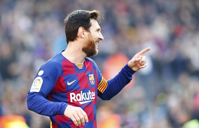 Messi chỉ còn cách kỷ lục của Pele 17 bàn sau khi lập poker