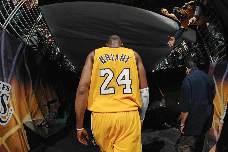 Hồi tưởng chuyến bay dài nhất lịch sử Lakers, nơi họ hay tin Kobe Bryant qua đời