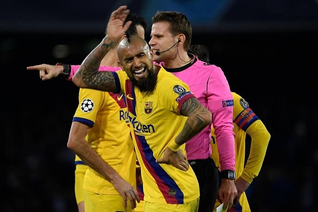 Messi và Griezmann có nguy cơ bị treo giò ở Cúp C1 với Barca