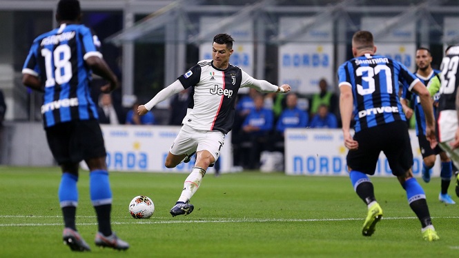 Ronaldo và Juventus chơi trận gặp Inter mà không có khán giả