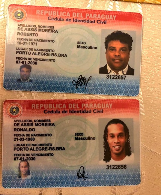 Ronaldinho và anh trai bất ngờ bị tạm giữ ở Paraguay
