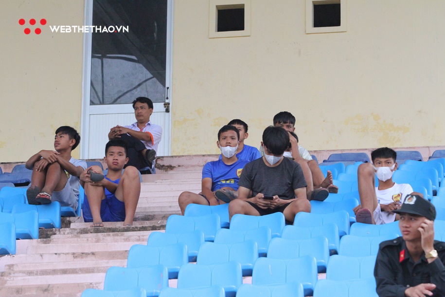 CSCĐ “mời” các cầu thủ U15 Quảng Nam rời khán đài