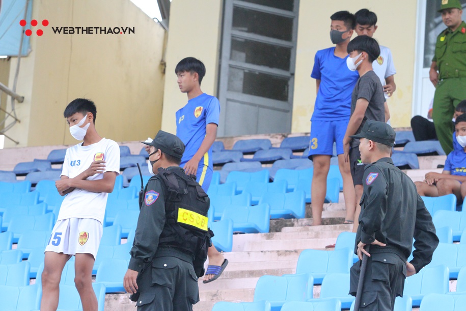 CSCĐ “mời” các cầu thủ U15 Quảng Nam rời khán đài