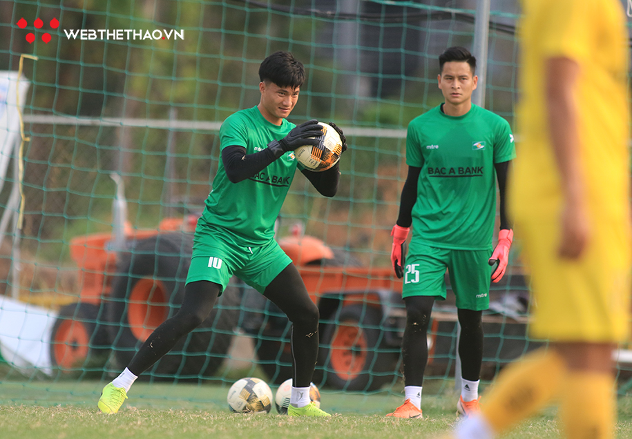 Cựu tuyển thủ U23 Việt Nam trở lại SLNA, tránh phận người thừa