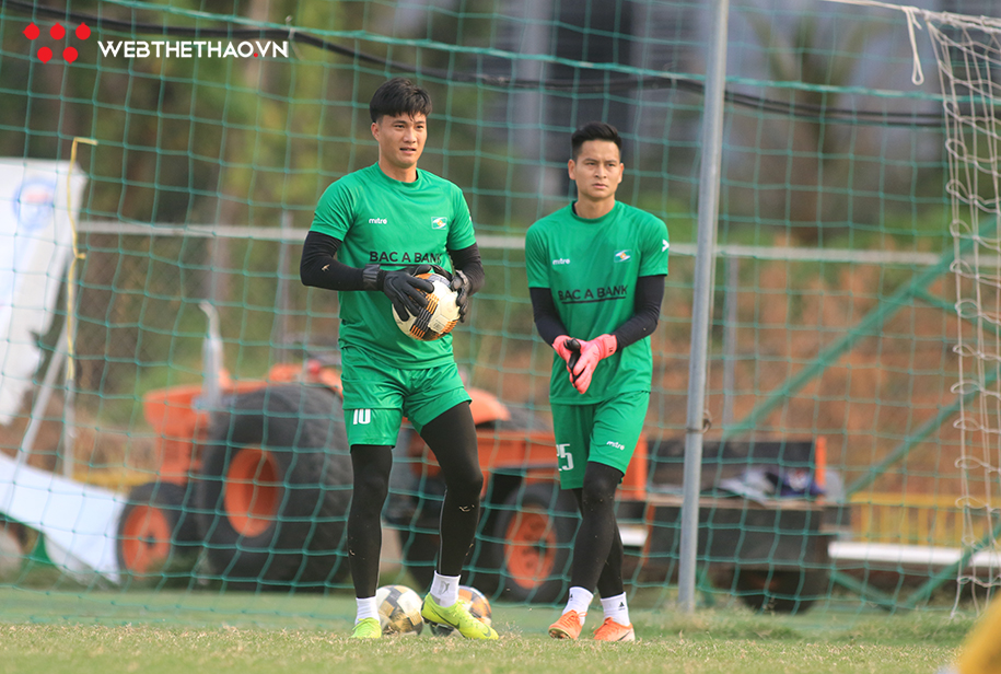 Cựu tuyển thủ U23 Việt Nam trở lại SLNA, tránh phận người thừa