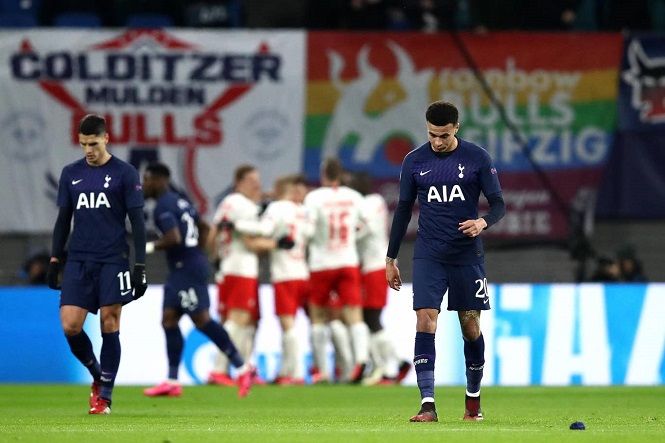Mourinho hứng chịu chuỗi trận tệ nhất khi Tottenham bị loại khỏi Cúp C1