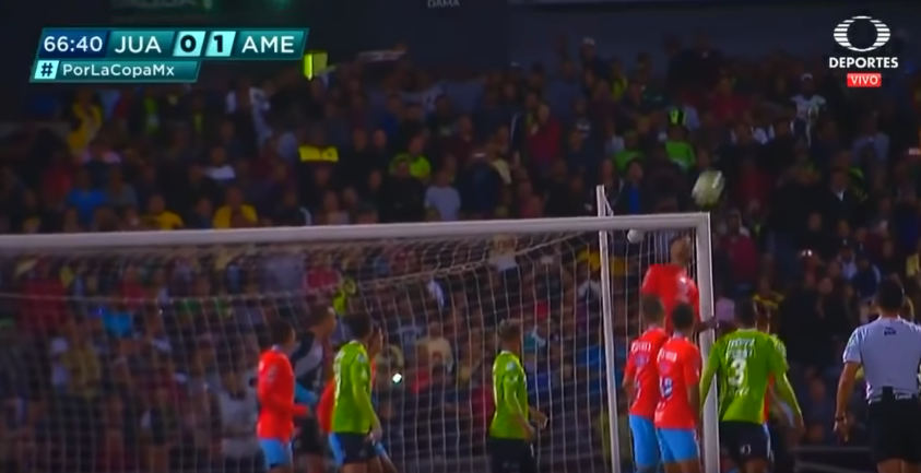 Hàng rào chống Messi đá phạt từng được sử dụng ở Mexico để ngăn... thủ môn