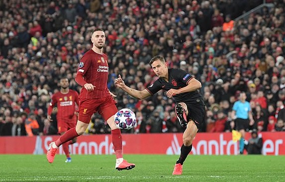 Liverpool gây kinh ngạc với số pha mắc lỗi của thủ môn ở Cúp C1