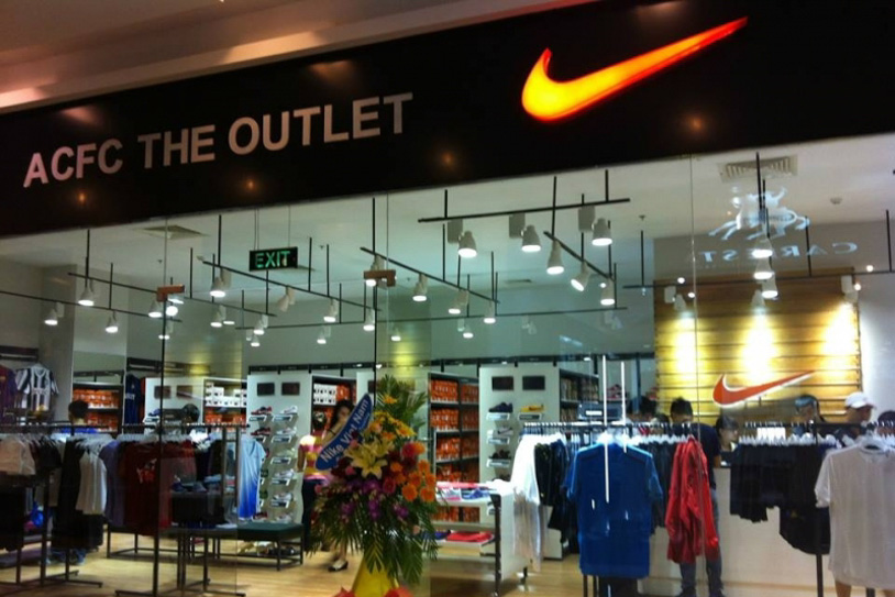 Mua giày đá bóng Nike và Adidas chính hãng tại Hà Nội ở đâu?