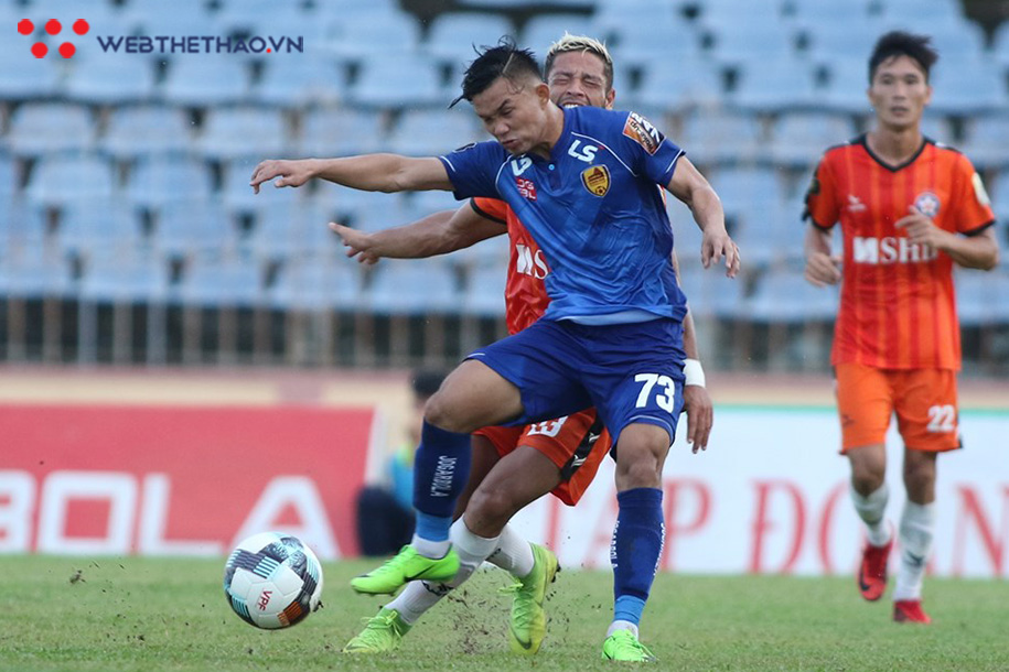 Luật không quy định hủy V.League vì dịch bệnh