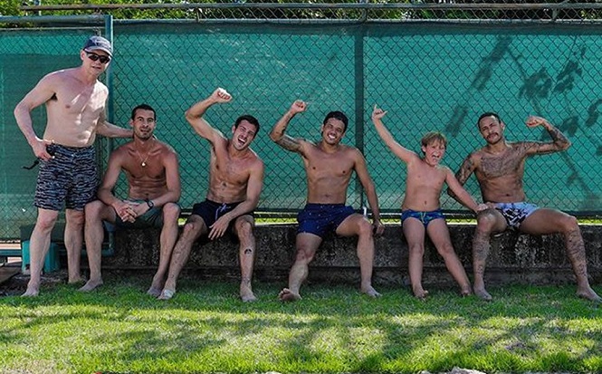Neymar đăng bức ảnh gây tranh cãi khi cách ly trong biệt thự