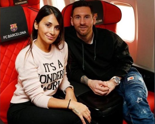 Tin bóng đá mùa COVID-19 3/4: Máy bay riêng của Messi gặp sự cố