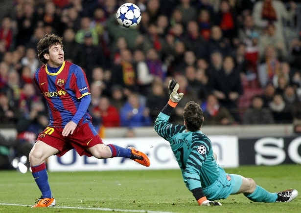 Tròn 10 năm Messi “hạ sát” Arsenal bằng một cú poker