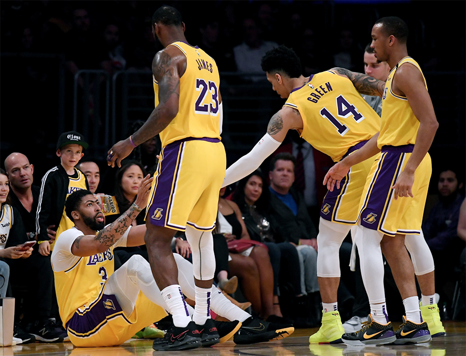 Với cầu thủ LA Lakers, cách ly vì COVID-19 chẳng thể ảnh hưởng đến tình đồng đội của họ