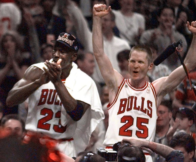 Steve Kerr hồi tưởng cay đắng về lần đầu ăn no hành của Michael Jordan