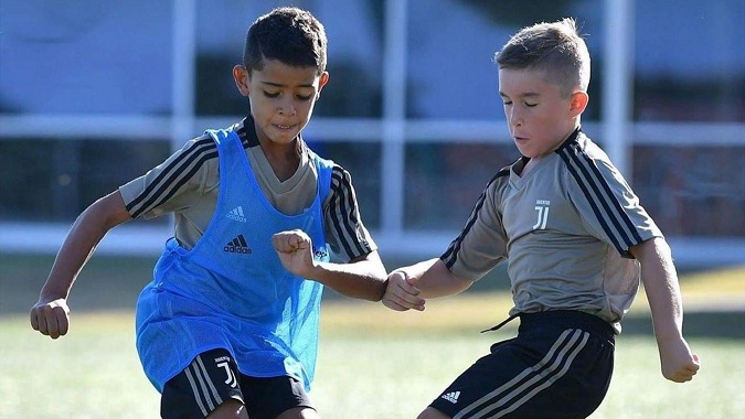 Con trai Ronaldo có thể kiếm nhiều tiền nhờ sức hút trên mạng xã hội