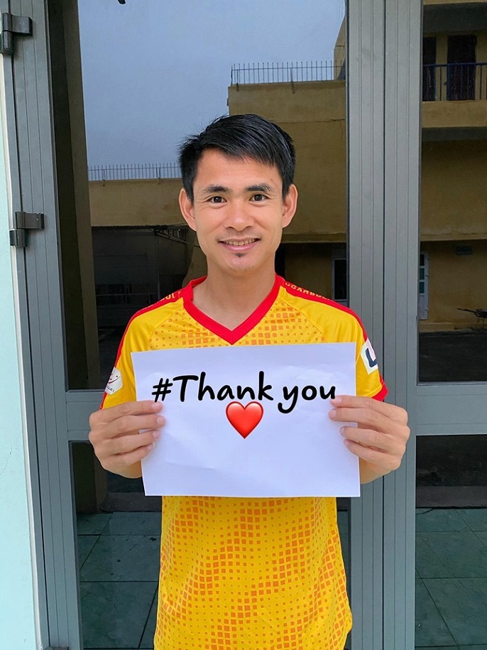 Giới “quần đùi áo số” Việt gửi lời “Cảm ơn” y, bác sĩ chống dịch COVID-19