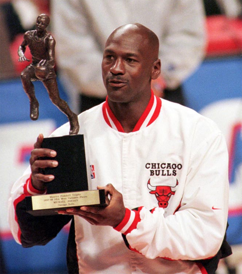 Nhìn lại dòng thời gian về sự nghiệp huyền thoại của Michael Jordan