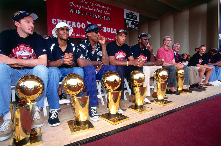 Vì sao HLV Steve Kerr than… mệt vì vô địch cùng đội hình huyền thoại Chicago Bulls?