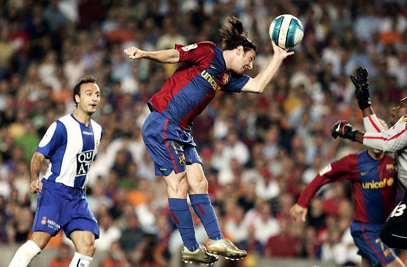 Messi đã ghi bao nhiêu bàn bằng chân trái trong sự nghiệp?
