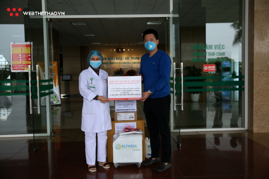 Chiến dịch Xin Cảm Ơn trao tặng máy khử khuẩn cho bệnh viện Nhiệt đới trung ương