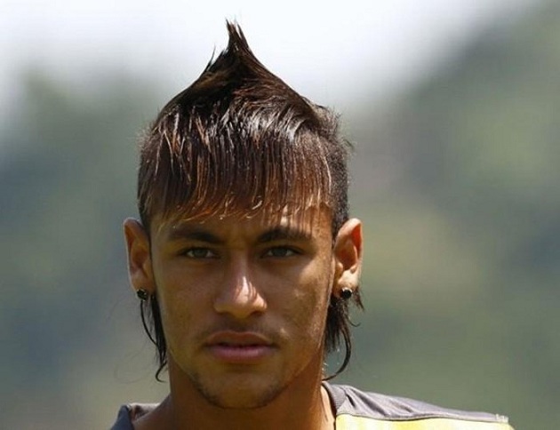 Neymar thay đổi kiểu tóc nhiều hơn số bàn thắng ghi được