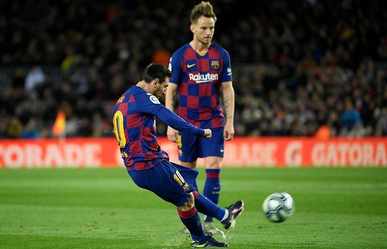 Messi cải thiện khả năng đá phạt với kỹ thuật bong gân mắt cá chân