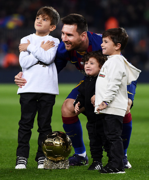 Bộ ảnh siêu dễ thương của Ciro Messi - cậu út nhà M10