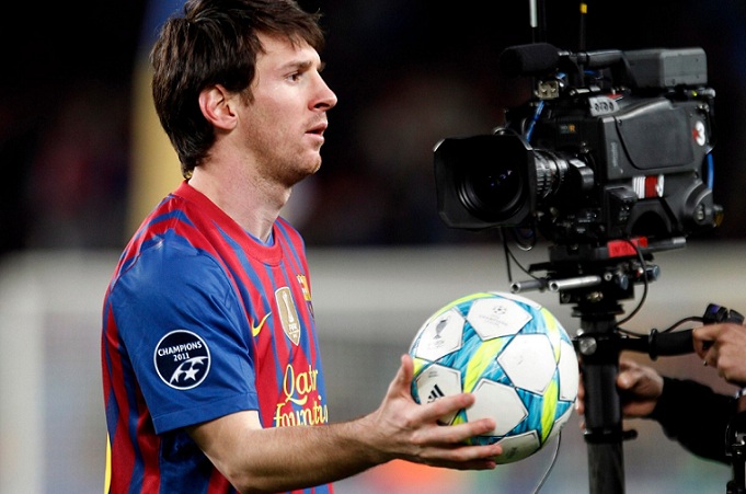 Tròn 8 năm Messi xô đổ kỷ lục ghi bàn của Gerd Muller