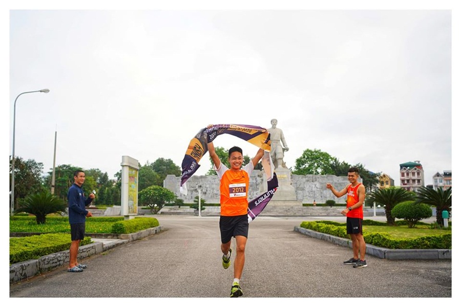 Công viên mở cửa sau dịch COVID-19, CLB chạy tổ chức giải phong trào “mini half marathon”