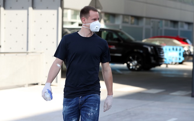 Chùm ảnh Messi và các đồng đội ở Barca đến kiểm tra y tế