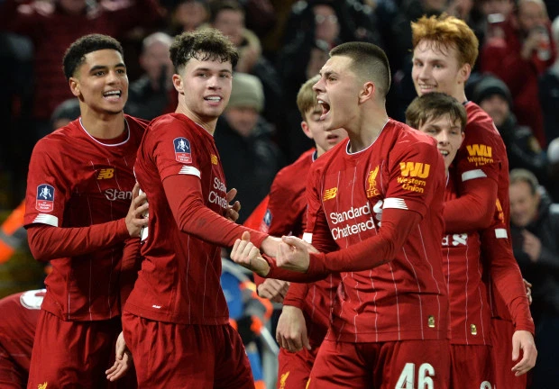 Liverpool khiến Ngoại hạng Anh lo sợ khi sử dụng cầu thủ trẻ