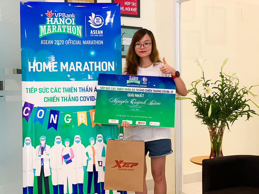 VPBank Hanoi Marathon ASEAN 2020 trao tặng 109 triệu đồng cho các y bác sĩ chống dịch COVID-19
