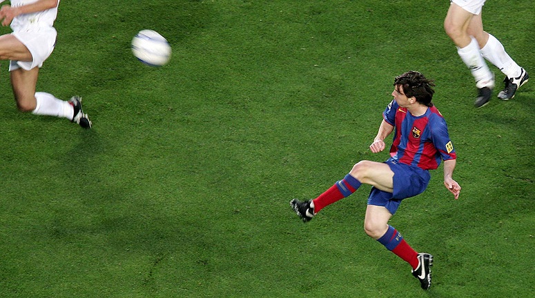 Sự tình cờ thú vị khi Messi ghi bàn đầu tiên cho Barca