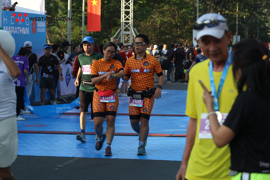 Cái Tình của những runner trên đường chạy HCMC Marathon 2020