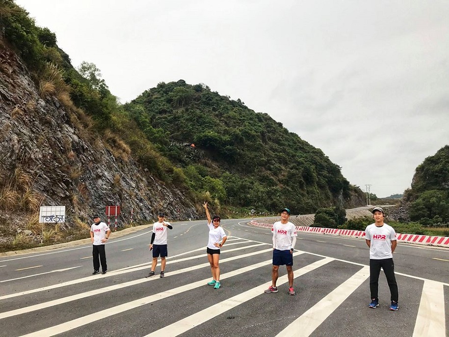 Thành viên Hai Phong Runners ra đảo Cát Bà chạy tránh dịch cúm virus corona lan rộng