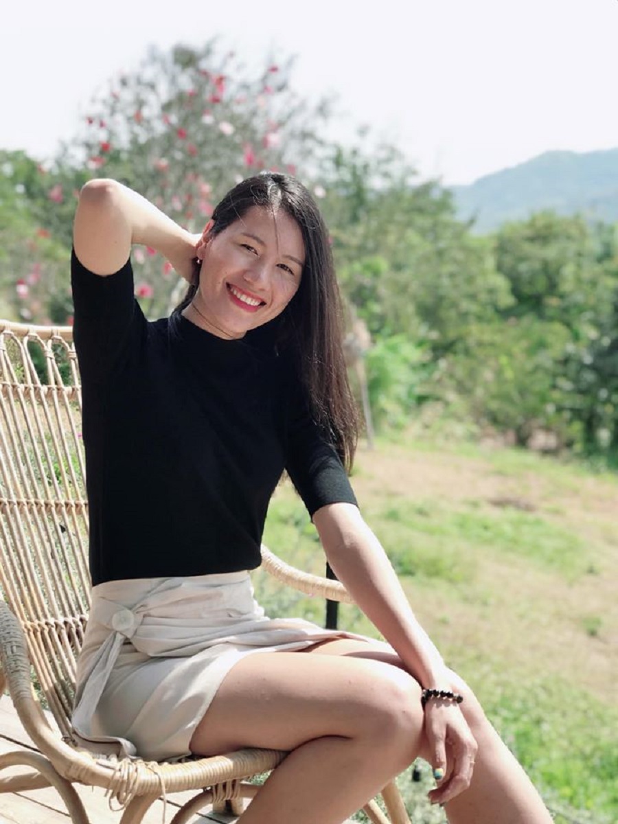Nguyễn Thị Trinh - Phụ công bóng chuyền Đắc Lắk đẹp như hoa hậu ngoài đời