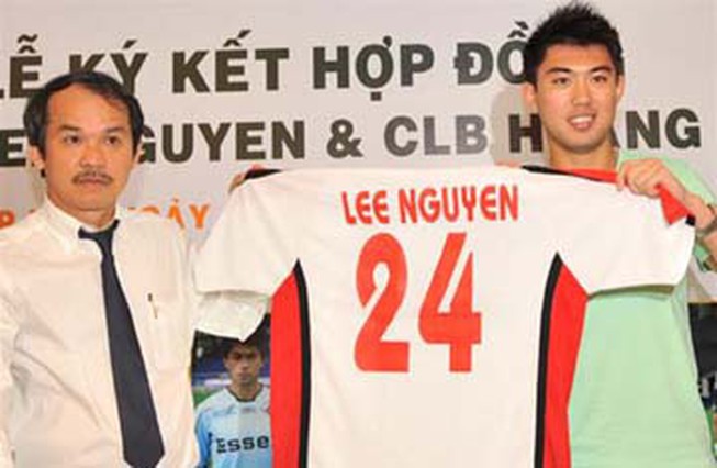 Cùng với Lee Nguyễn, những bom tấn nào từng thi đấu ở V.League?