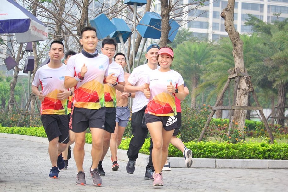 Một số màu áo nổi bật của các nhóm chạy tại Việt Nam