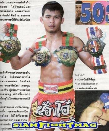 Nong-O Gaiyanghadao đã giúp Petchmorakot trở thành nhà vô địch như thế nào